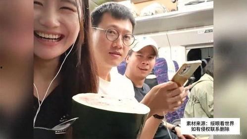 高铁吃瓜女